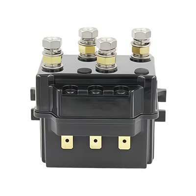 Avbrottsfri strömförsörjningsströmrelä